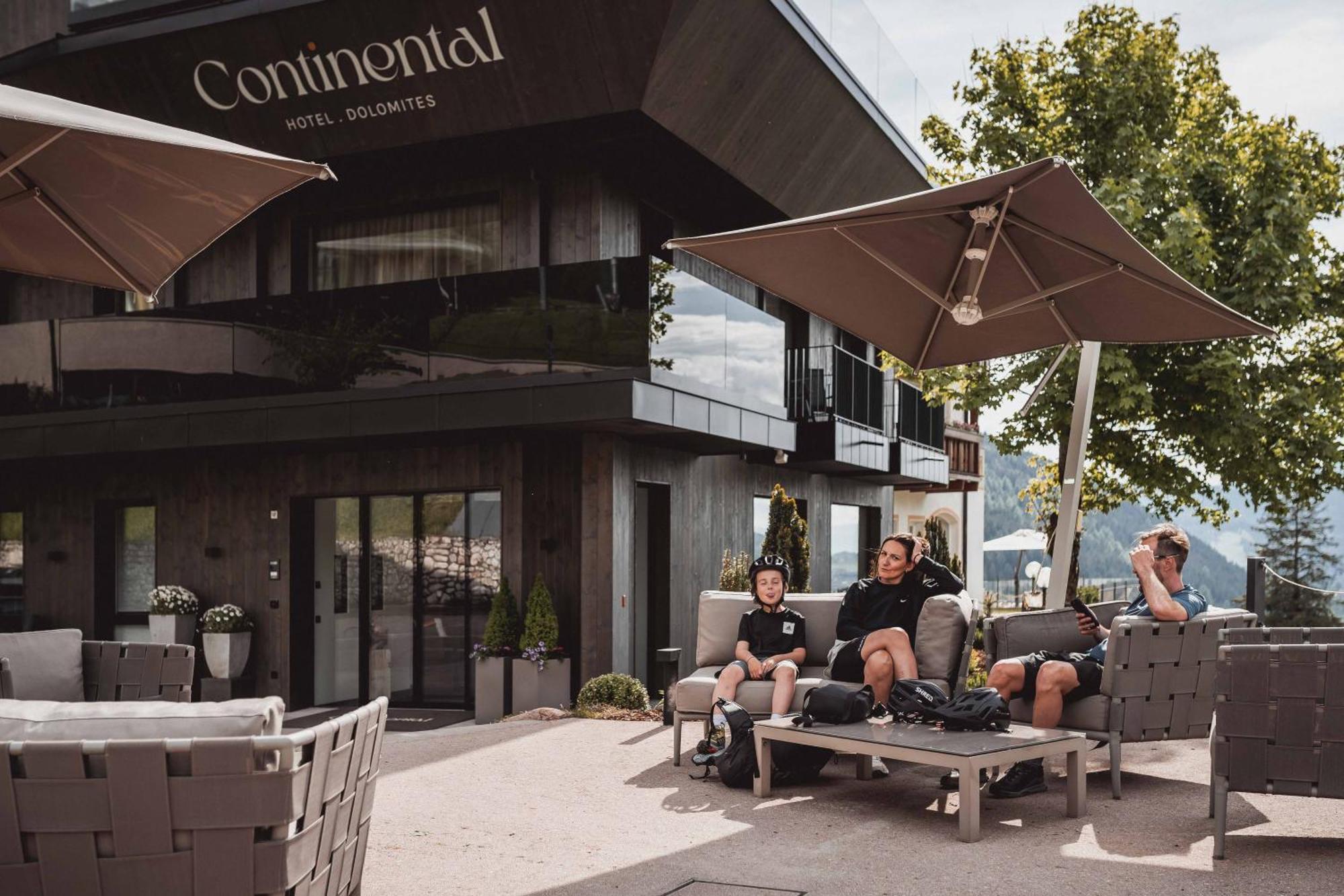 Hotel Continental Dolomites Selva di Val Gardena Exterior foto